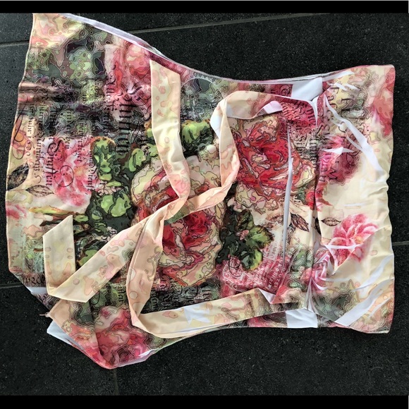 Colourful Sleeveless Top - Picture 2 of 6